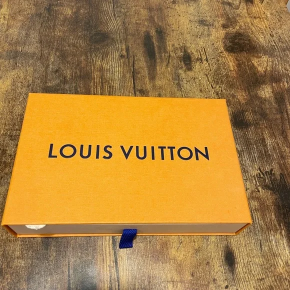 Louis Vuitton passport holder vivienne - Picture 5 of 5